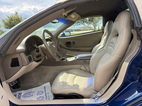 Used 2004 Chevrolet Corvette Convertible w/ Preferred Equipment Group RWD image 31