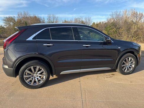 Used 2022 Cadillac XT4 Premium Luxury w/ Enhanced Visibility Package image 4