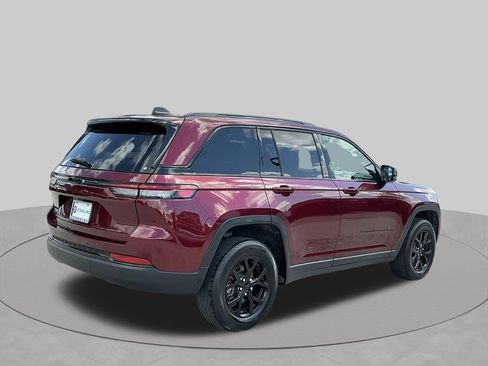 Used 2024 Jeep Grand Cherokee Altitude AWD/4WD image 6