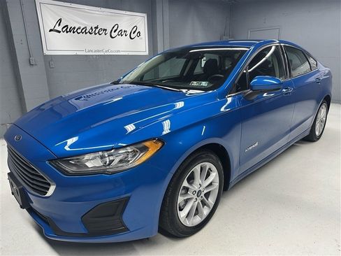 Used 2019 Ford Fusion SE FWD image 1