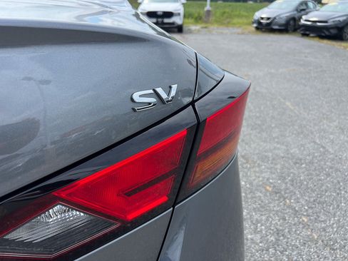 Used 2022 Nissan Altima 2.5 SV FWD image 5