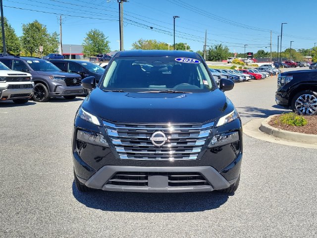 Used 2025 Nissan Rogue SV FWD image 2