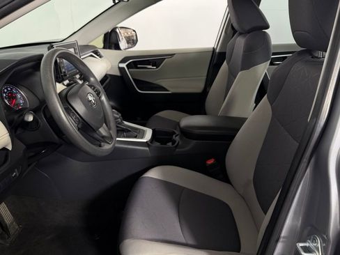 Used 2020 Toyota RAV4 XLE w/ Convenience Package image 20