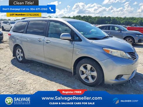 Used 2011 Toyota Sienna LE FWD image 5