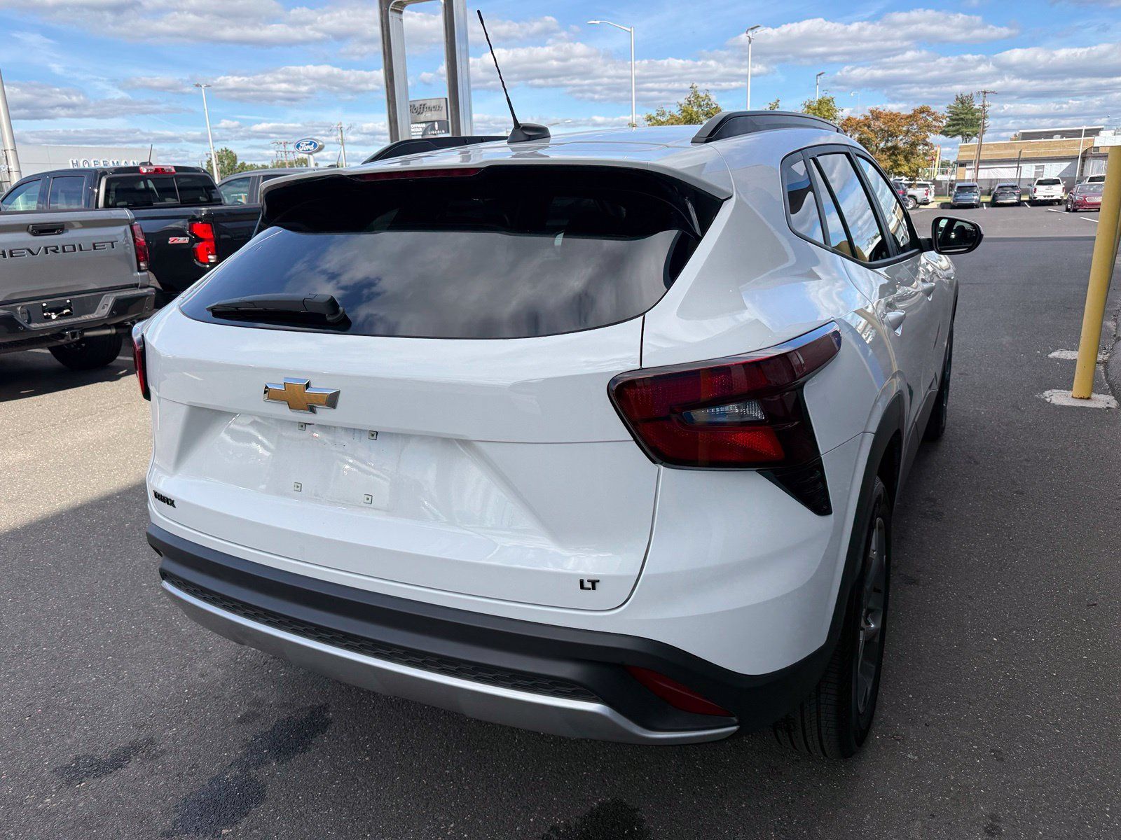 Used 2025 Chevrolet Trax LT FWD image 6