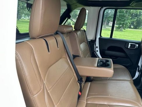 Used 2023 Jeep Wrangler Unlimited Sahara w/ Cold Weather Group AWD/4WD image 22