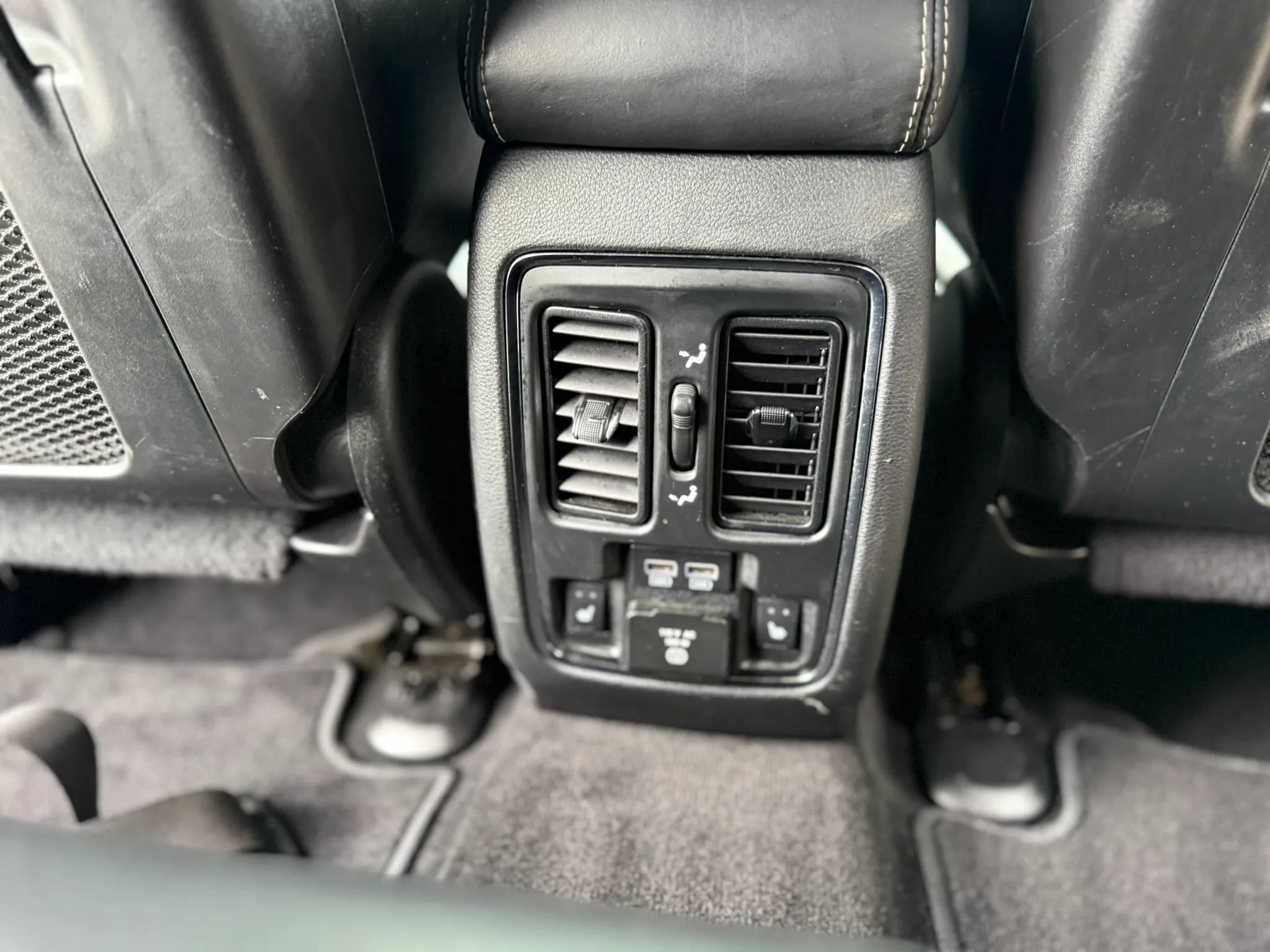 Used 2014 Jeep Grand Cherokee Overland AWD/4WD image 19