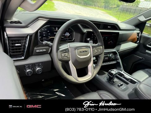 Used 2025 GMC Sierra 1500 Denali w/ Denali Reserve Package AWD/4WD image 4