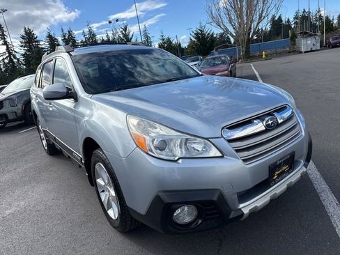 Used 2013 Subaru Outback 2.5i Limited image 3