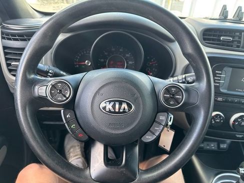 Used 2018 Kia Soul FWD image 16