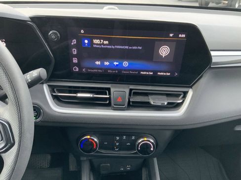 Used 2024 Chevrolet TrailBlazer LS w/ LS Convenience Package image 31