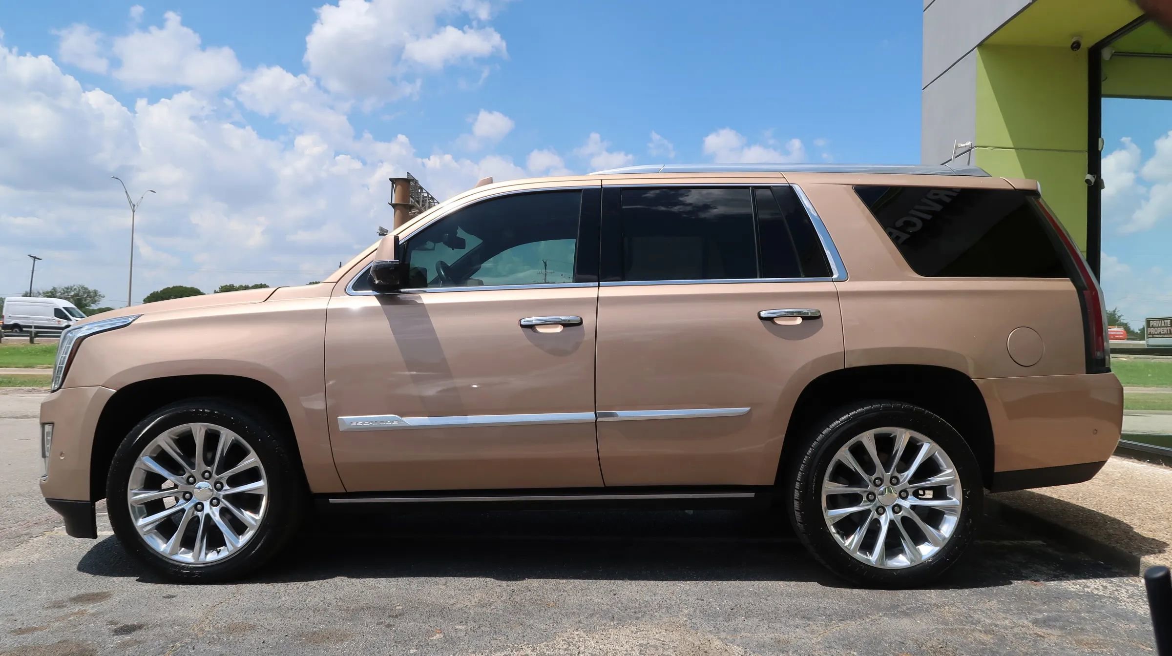 Used 2020 Cadillac Escalade Platinum AWD/4WD image 7