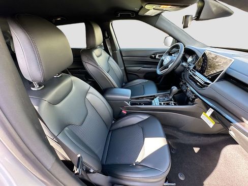 New 2026 Jeep Compass Latitude image 27