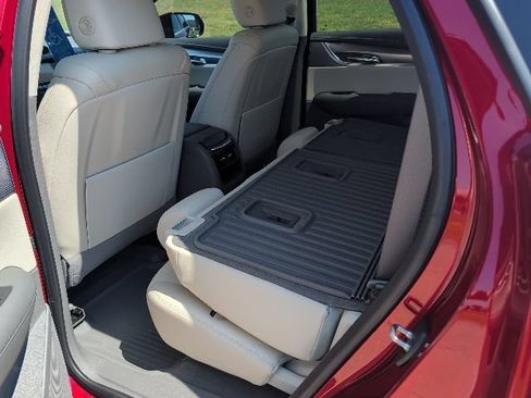 Used 2021 Cadillac XT5 Premium Luxury FWD image 16