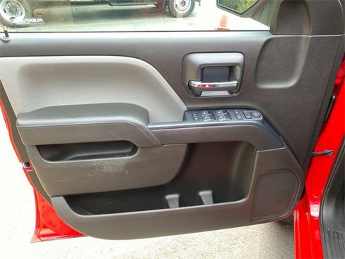 Used 2018 Chevrolet Silverado 1500 Custom w/ Custom Convenience Package image 12