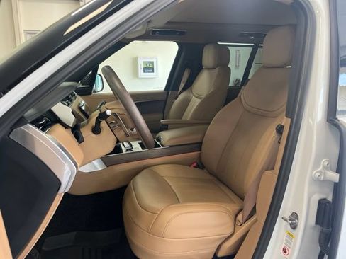 Used 2025 Land Rover Range Rover SE AWD/4WD image 9