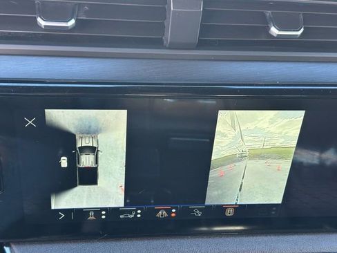 Used 2024 GMC Sierra 2500 AT4 w/ AT4 Premium Plus Package image 27