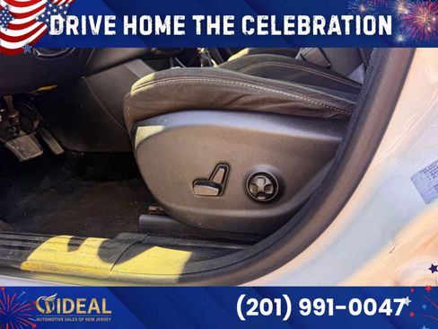 Used 2016 Jeep Cherokee Latitude w/ Cold Weather Group AWD/4WD image 22