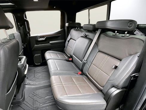 Used 2025 Chevrolet Silverado 1500 High Country w/ Midnight Edition image 23