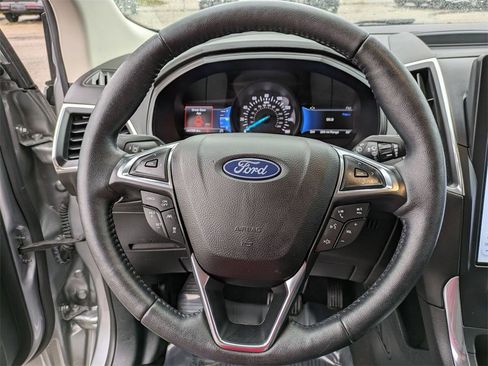 Used 2022 Ford Edge Titanium image 18