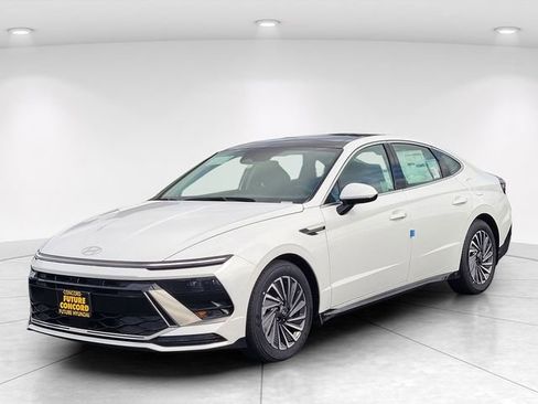 New 2026 Hyundai Sonata SEL FWD image 2