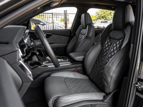 Used 2022 Audi SQ7 Premium Plus AWD/4WD image 23