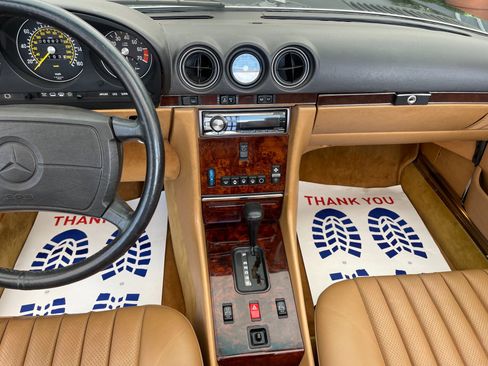 Used 1986 Mercedes-Benz 560 SL image 12