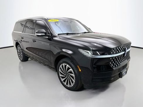Used 2025 Lincoln Navigator L Black Label AWD/4WD image 1