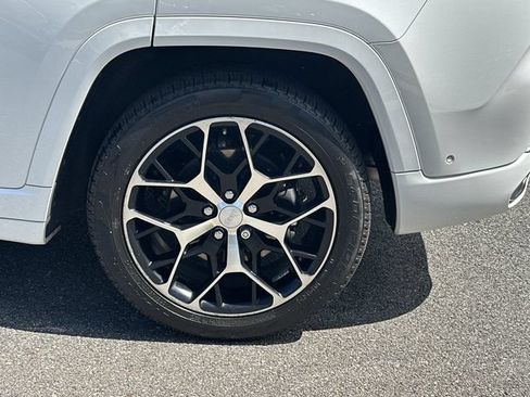 Certified 2022 Jeep Grand Cherokee Summit AWD/4WD image 21