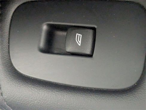 Used 2025 Volvo XC60 B5 Plus image 34