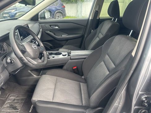 Used 2025 Nissan Rogue SV image 10