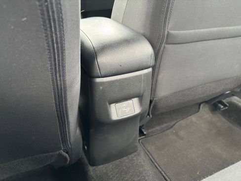 Used 2025 Nissan Versa SV w/ Trunk Package image 23