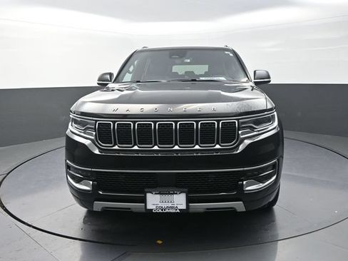 Used 2024 Jeep Wagoneer L Series II w/ Flexible Seating Group AWD/4WD image 5