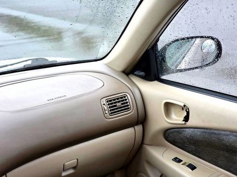 Used 2000 Toyota Corolla CE image 22