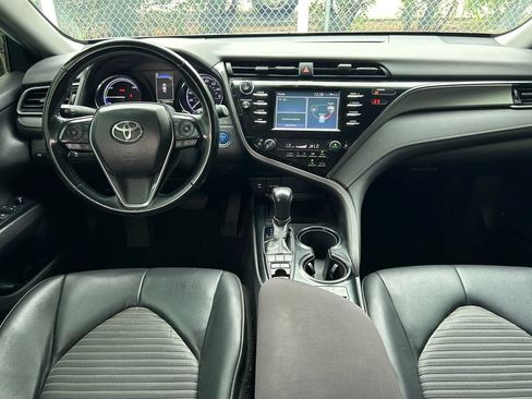 Used 2019 Toyota Camry SE FWD image 15