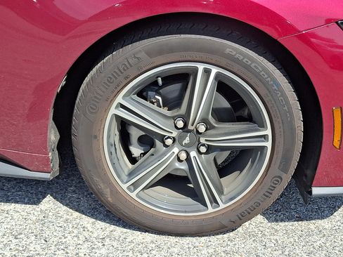 Used 2025 Ford Mustang Coupe RWD image 11