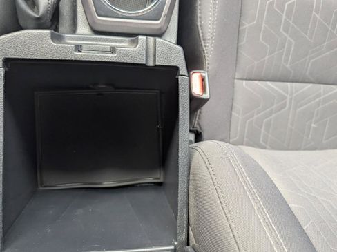 Used 2017 Toyota Tacoma TRD Sport w/ Tow Package (A/T) AWD/4WD image 29