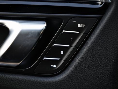 New 2026 Porsche Macan image 21