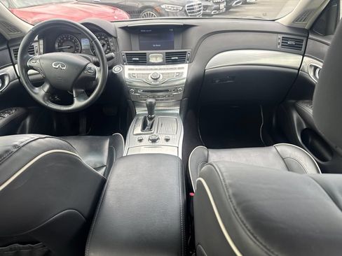 Used 2016 INFINITI Q70 3.7 RWD image 8