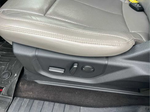 Used 2019 Ford F150 Lariat image 25