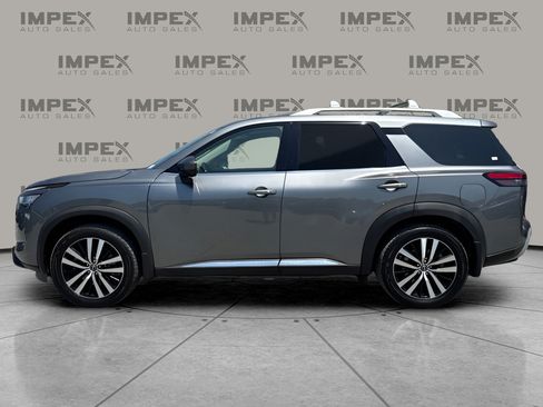 Used 2023 Nissan Pathfinder Platinum AWD/4WD image 2