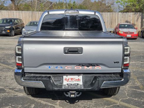 Used 2019 Toyota Tacoma TRD Off-Road image 5