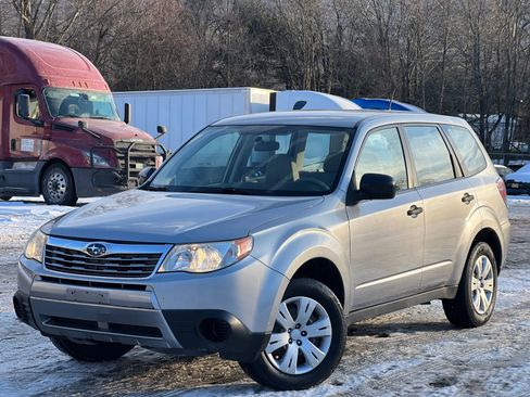 Used 2010 Subaru Forester 2.5X image 2