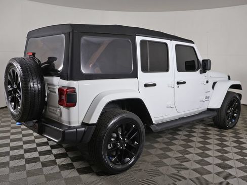 Used 2022 Jeep Wrangler Unlimited Sahara w/ Cold Weather Group AWD/4WD image 7