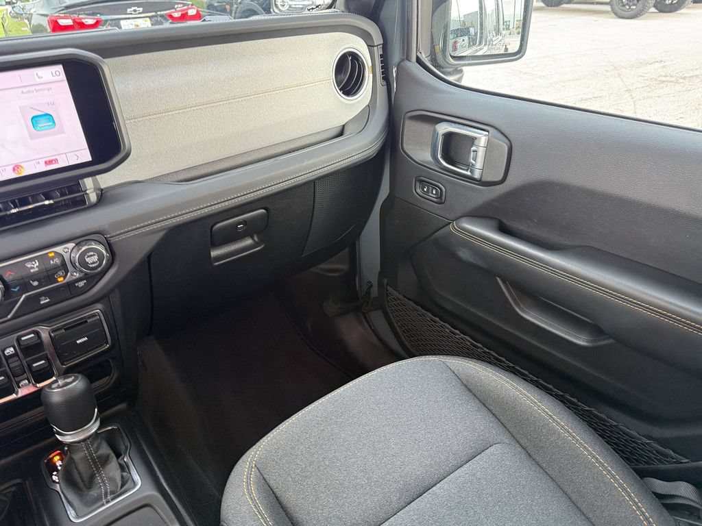 Used 2026 Jeep Wrangler Unlimited Sahara AWD/4WD image 16