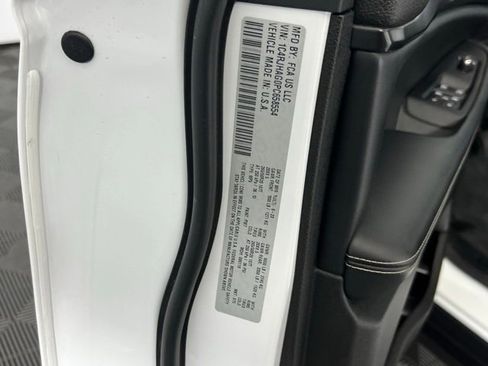 Used 2023 Jeep Grand Cherokee Altitude image 34