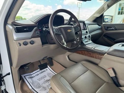 Used 2017 Chevrolet Suburban Premier AWD/4WD image 21