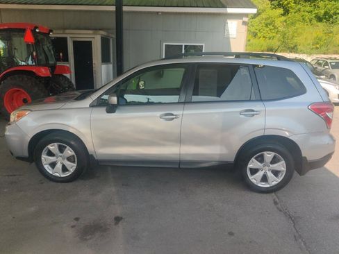 Used 2015 Subaru Forester 2.5i Premium AWD/4WD image 3