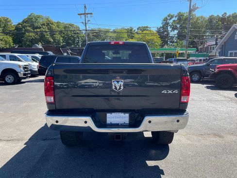Used 2016 RAM 2500 Tradesman w/ Chrome Appearance Group AWD/4WD image 4