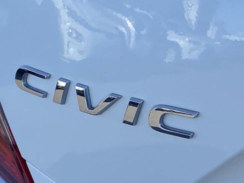 Used 2017 Honda Civic EX image 5